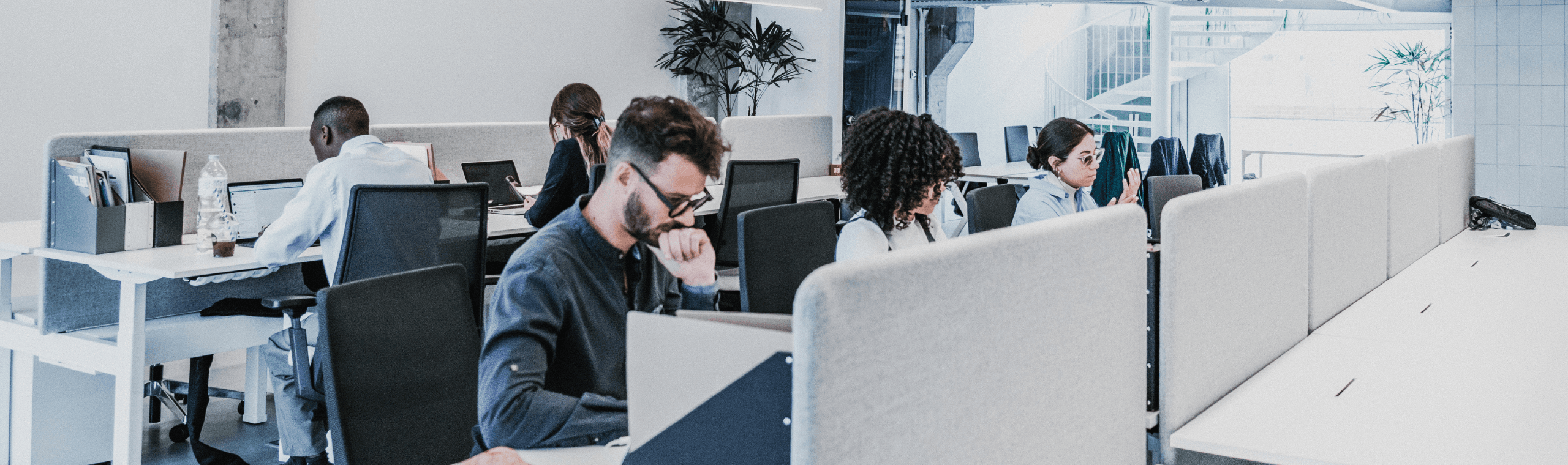 Website-Hero Image-banner employees.png